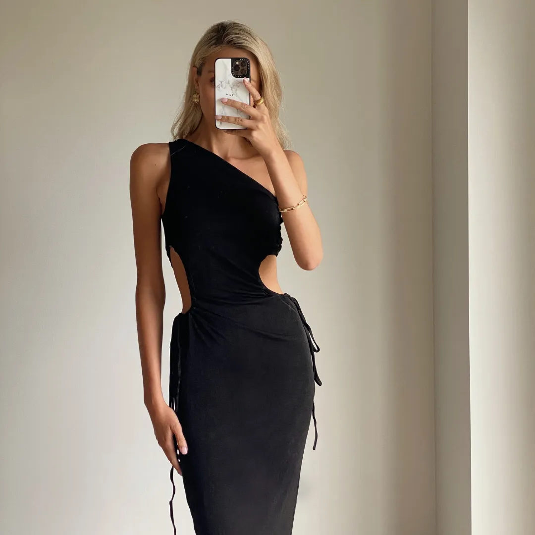 BAILEY Black One Shoulder Side Cut Out Maxi Dress