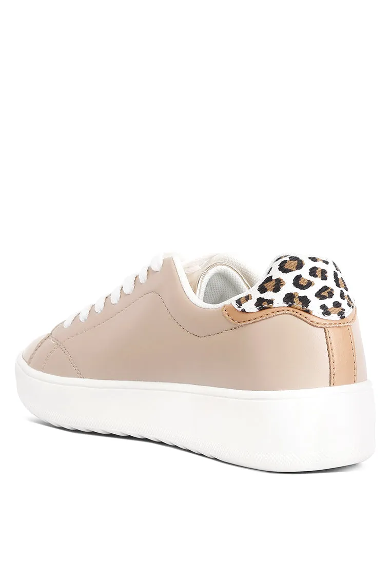 dory metallic accent sneakers