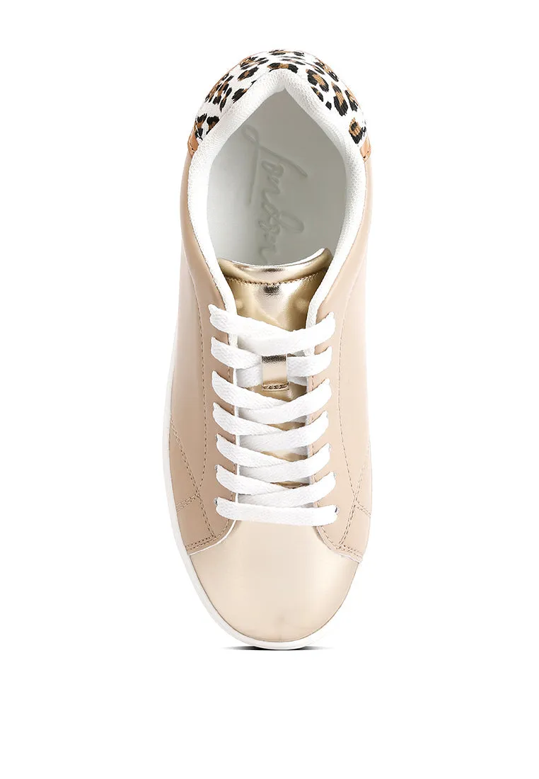 dory metallic accent sneakers