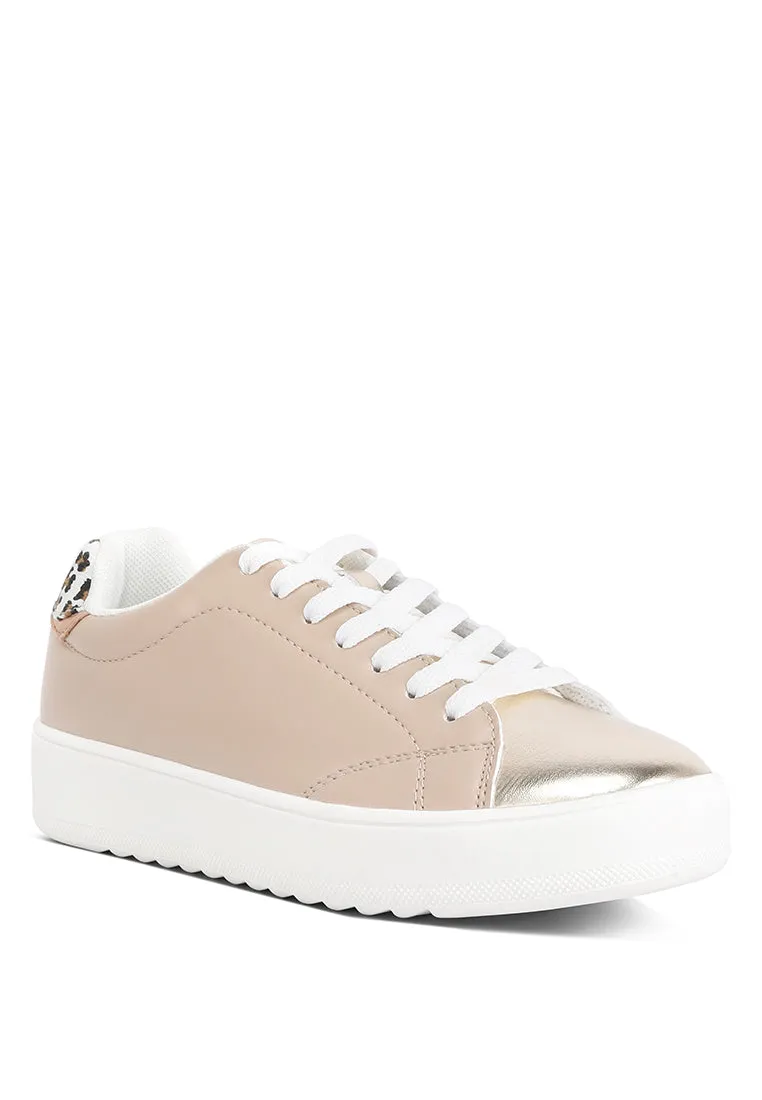 dory metallic accent sneakers