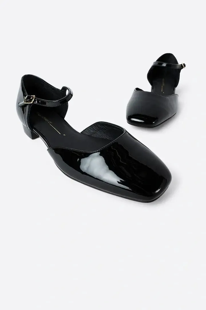 IB ELIZABETH PATENT MJ FLATS IN BLACK