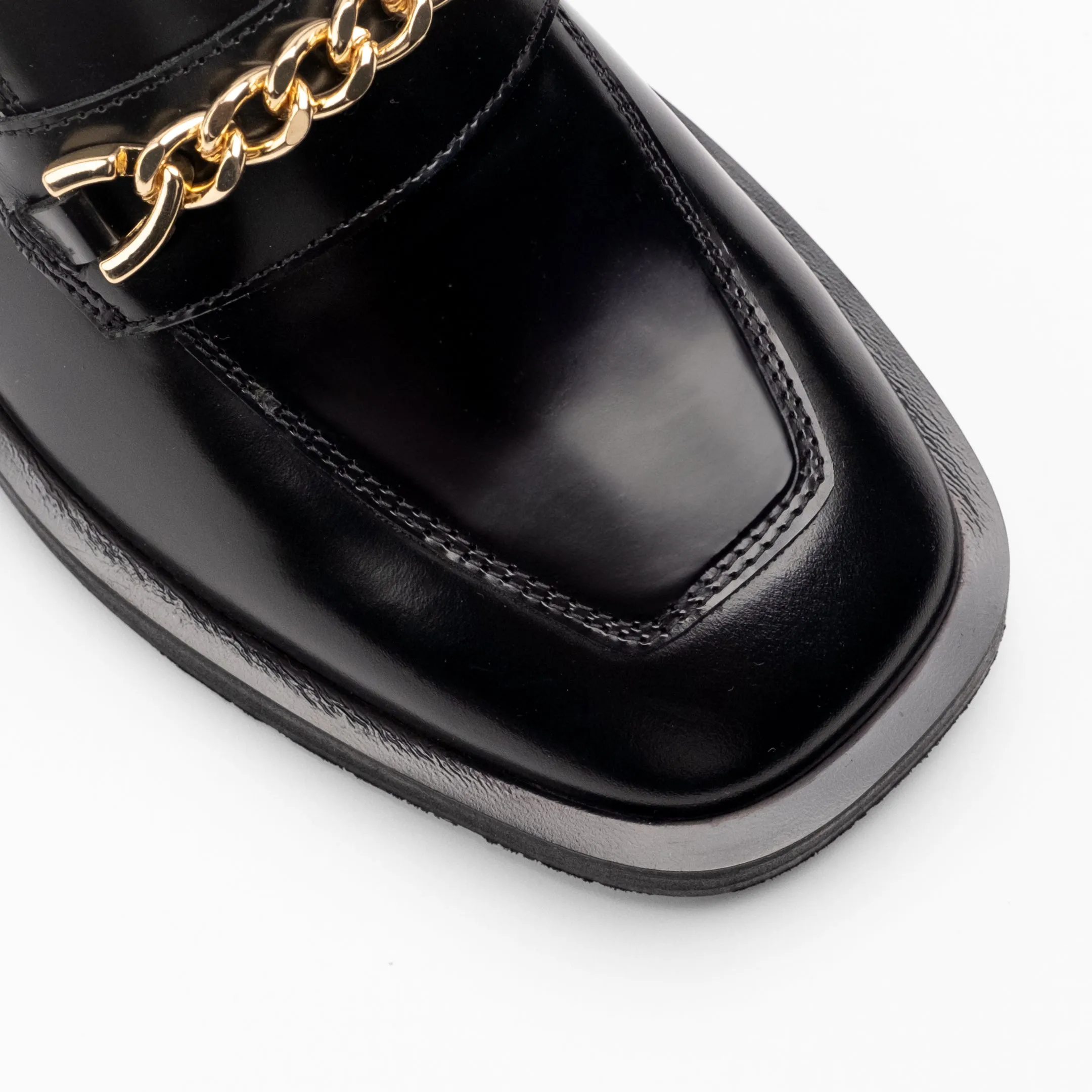 Lola Chain Loafer