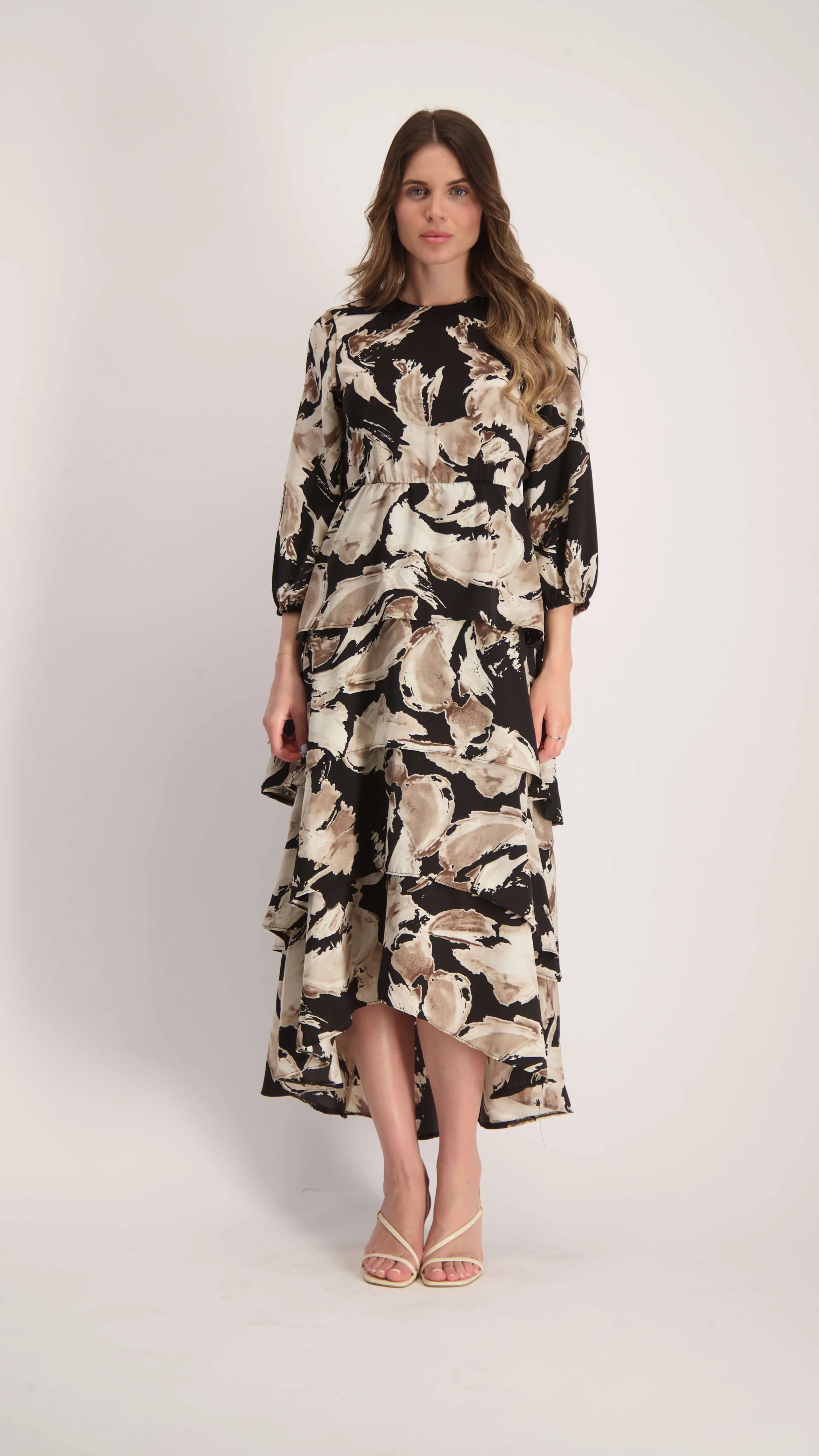 Ruffle Layers Dress / Black & Beige Splash