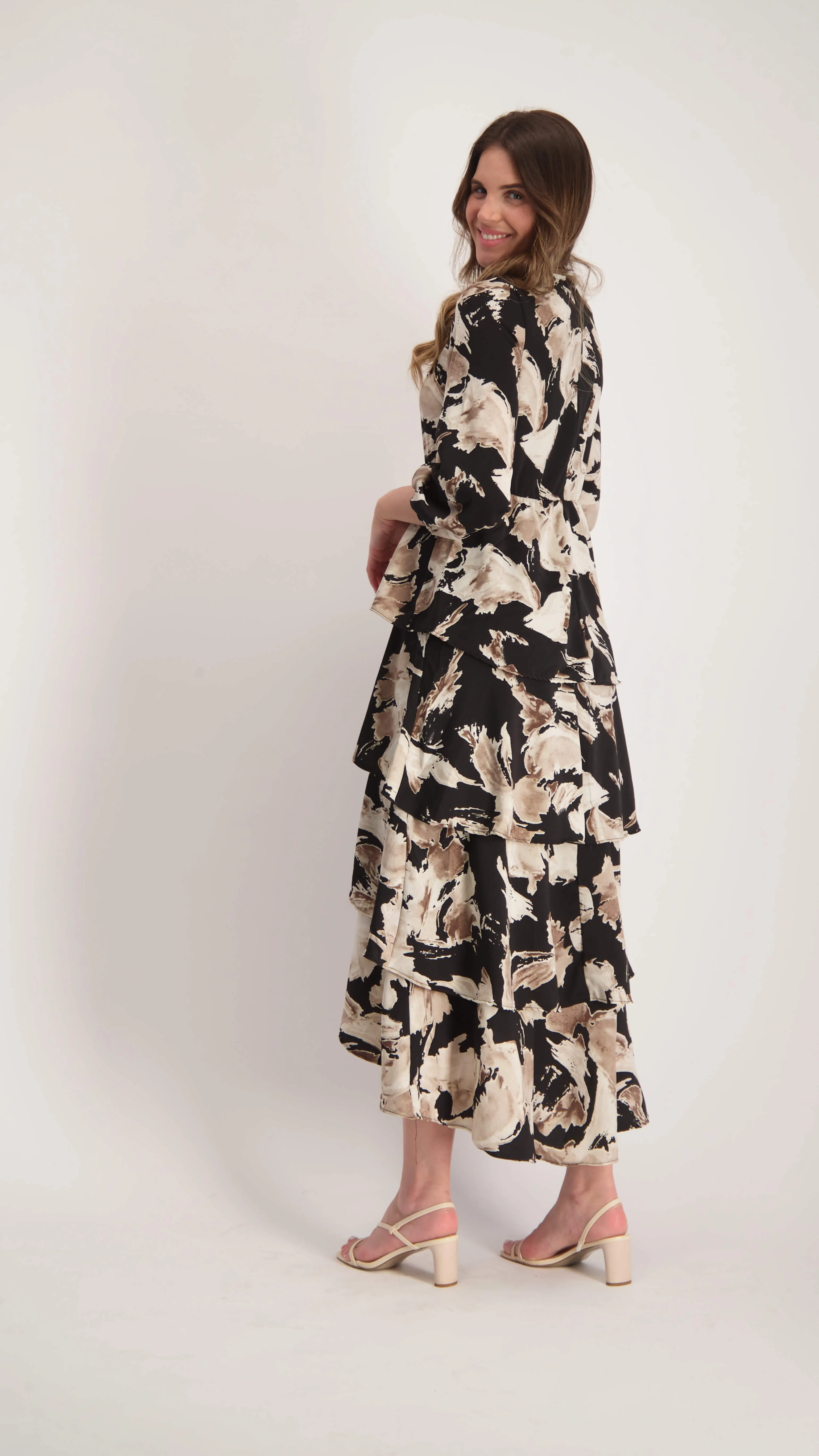 Ruffle Layers Dress / Black & Beige Splash